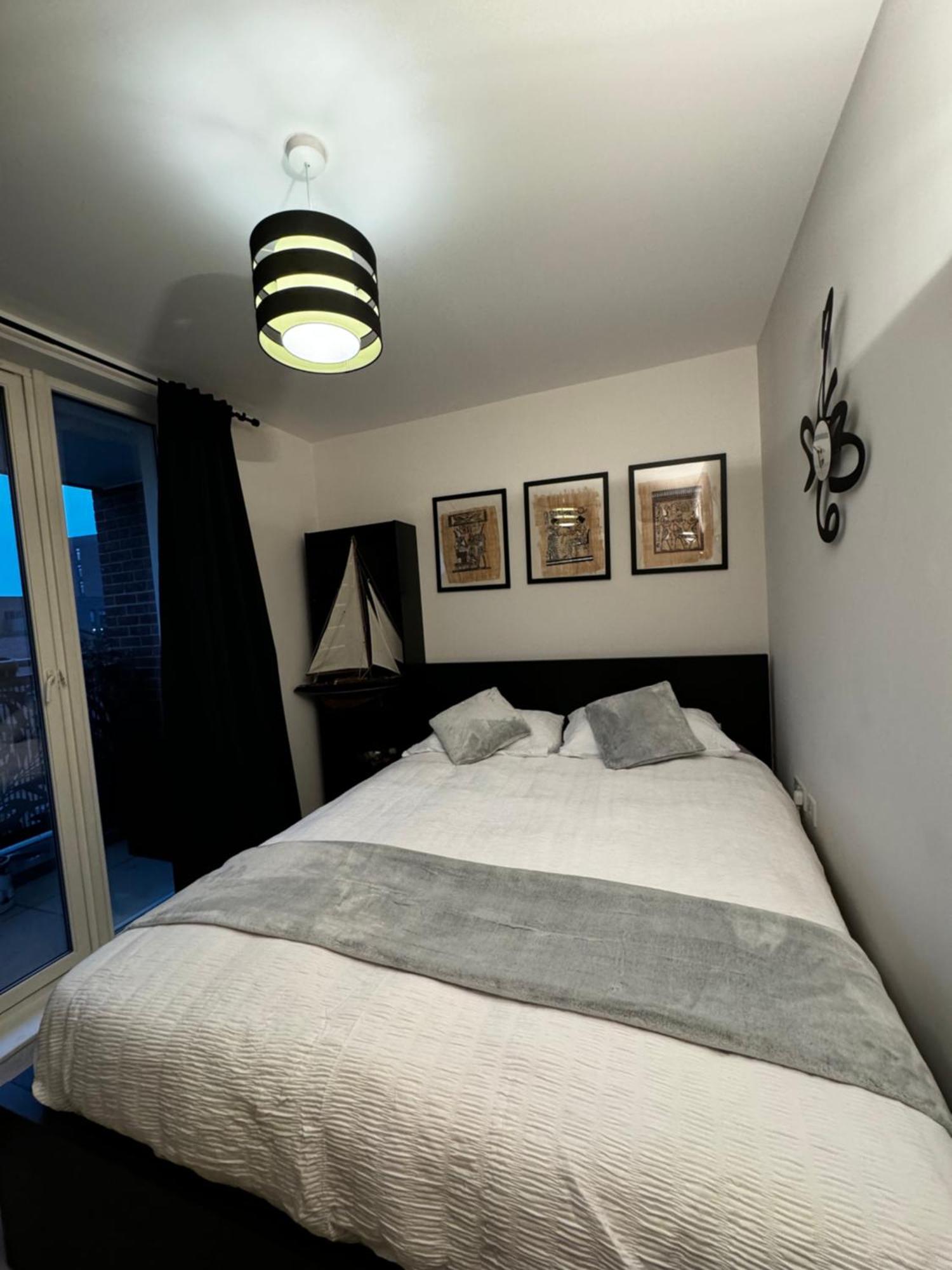 Appartement Entire Flat Custom House Londres